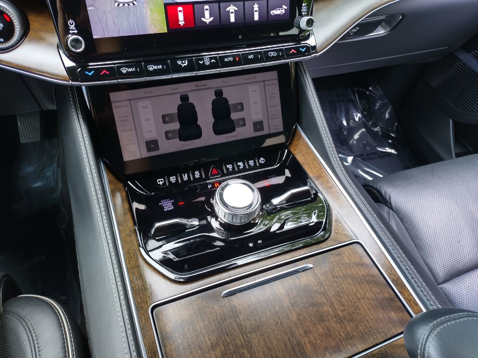 2022 Jeep Grand Wagoneer Series II