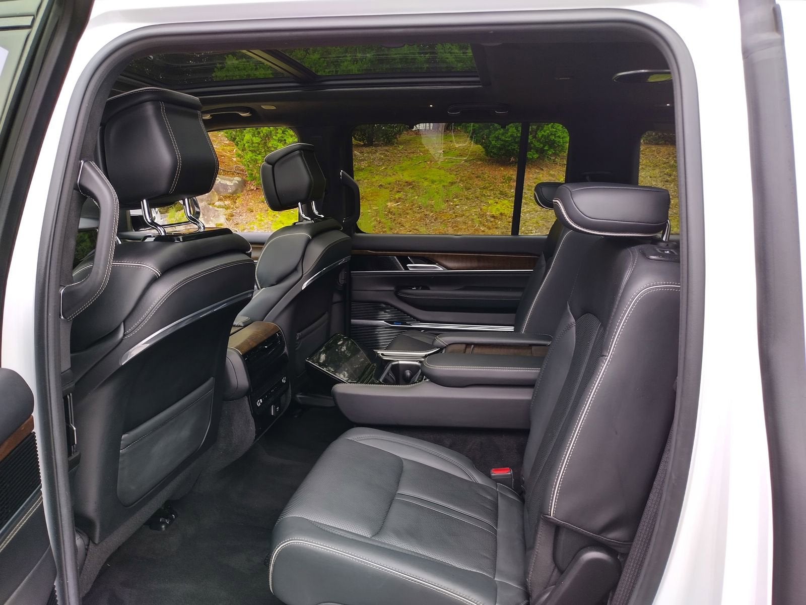 2022 Jeep Grand Wagoneer Series II