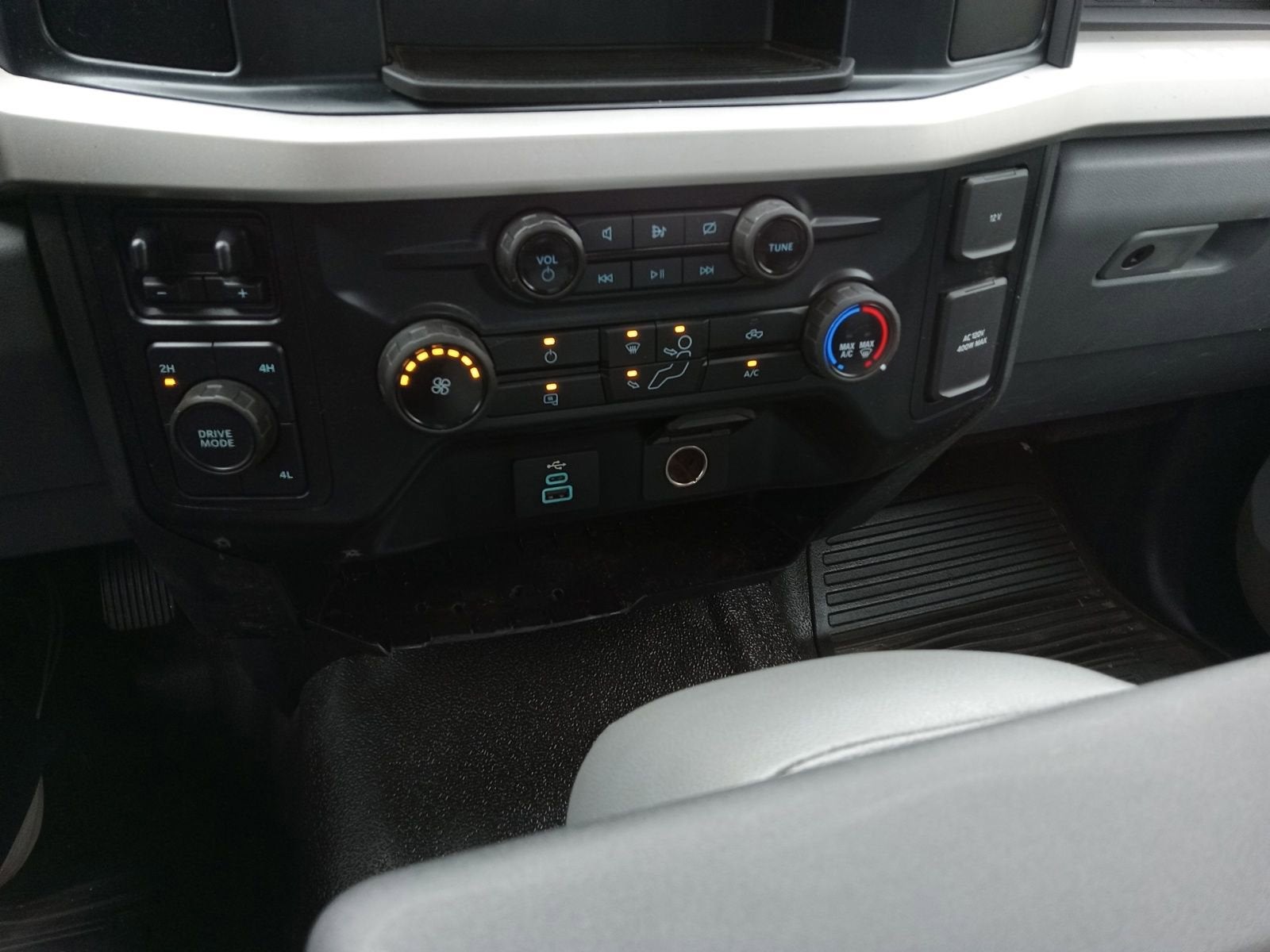 2023 Ford Super Duty F-550 DRW XL