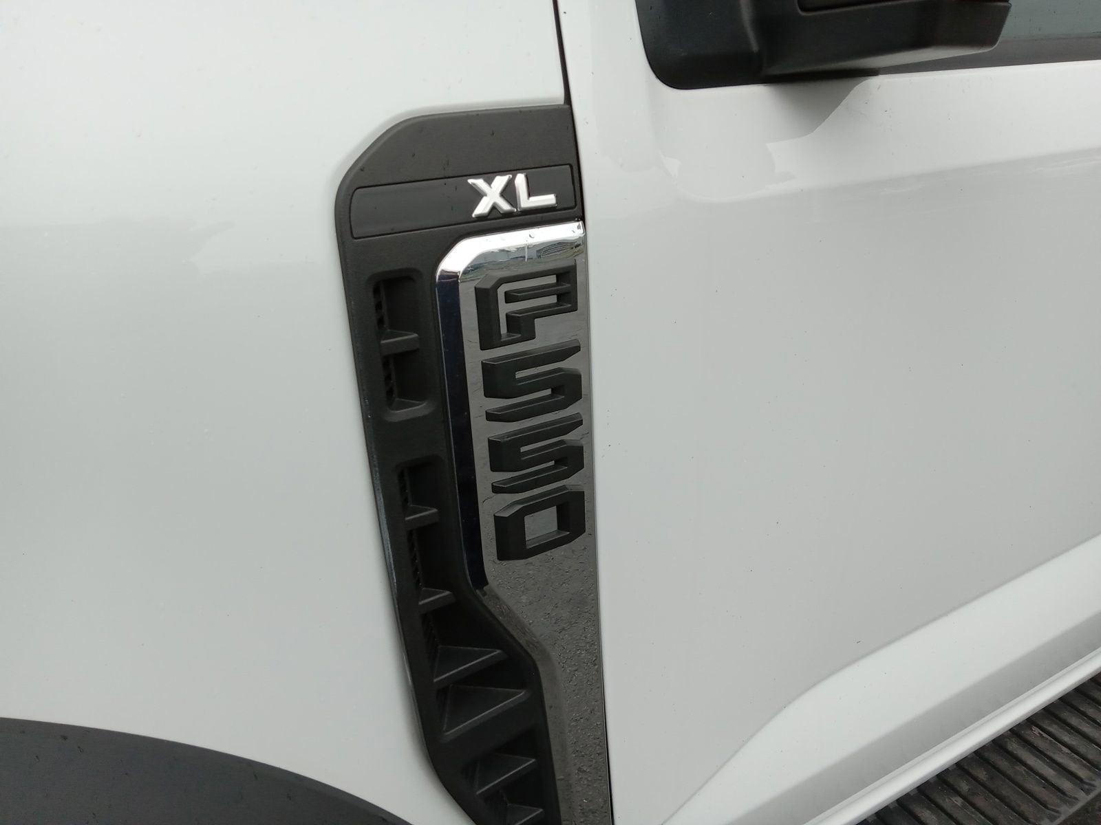 2023 Ford Super Duty F-550 DRW XL