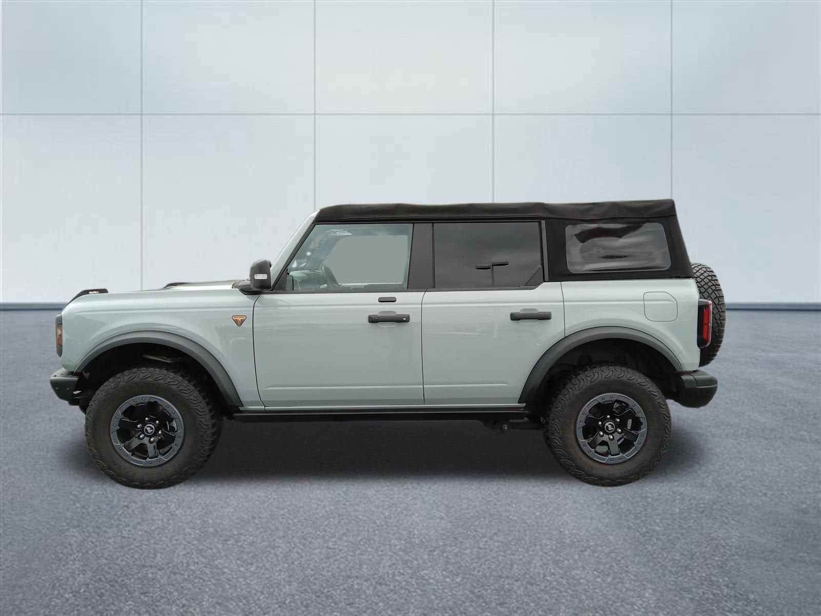 2021 Ford Bronco Base