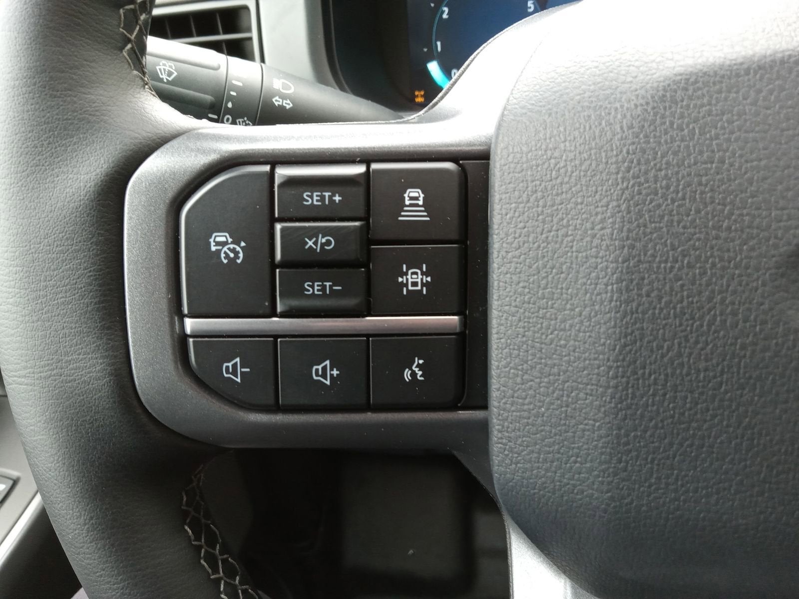 2025 Ford F-150 Lariat - Photo 25