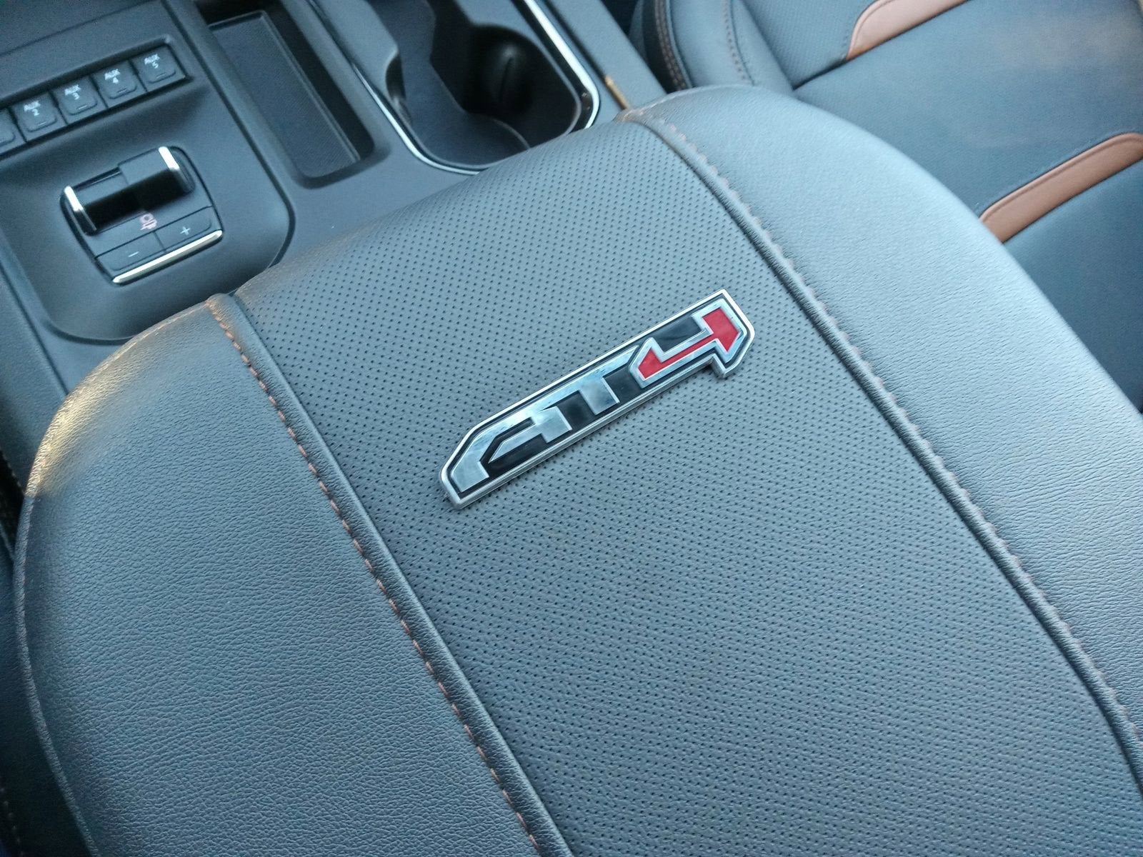 2025 GMC Sierra 2500 HD AT4