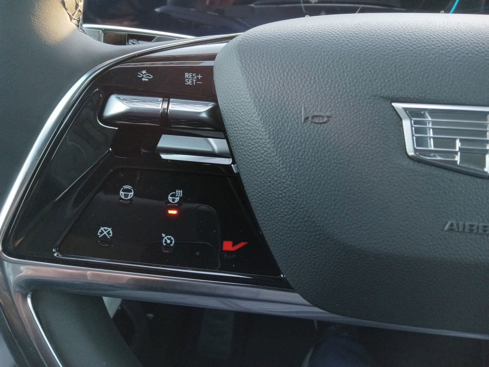 2026 Cadillac VISTIQ Luxury