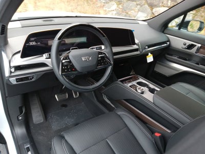 2026 Cadillac VISTIQ Luxury