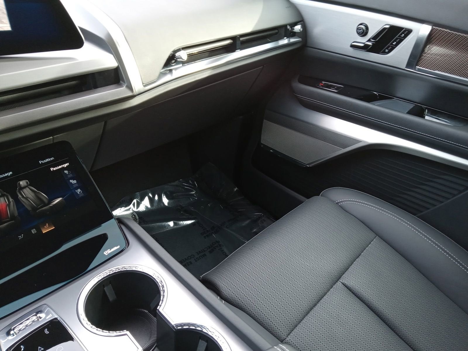 2026 Cadillac VISTIQ Luxury