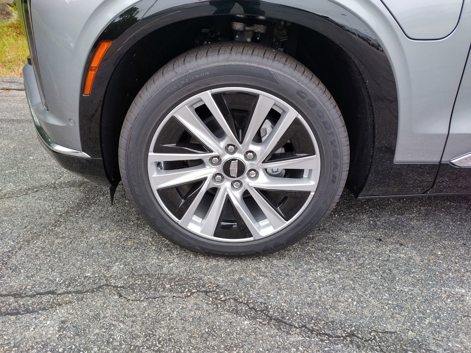 2026 Cadillac VISTIQ Luxury