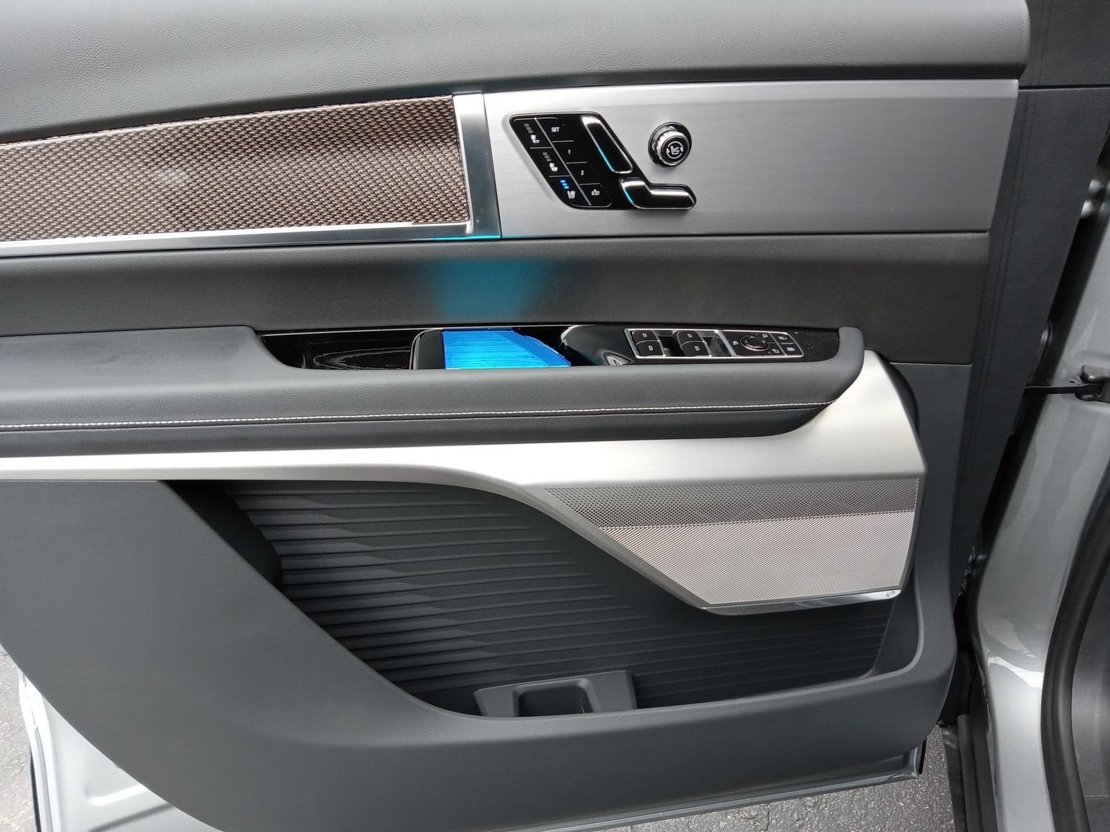 2027 Cadillac VISTIQ Sport