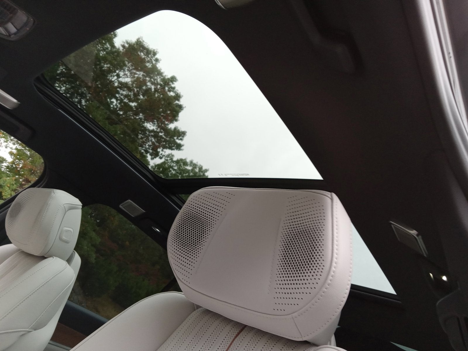 2027 Cadillac VISTIQ Sport