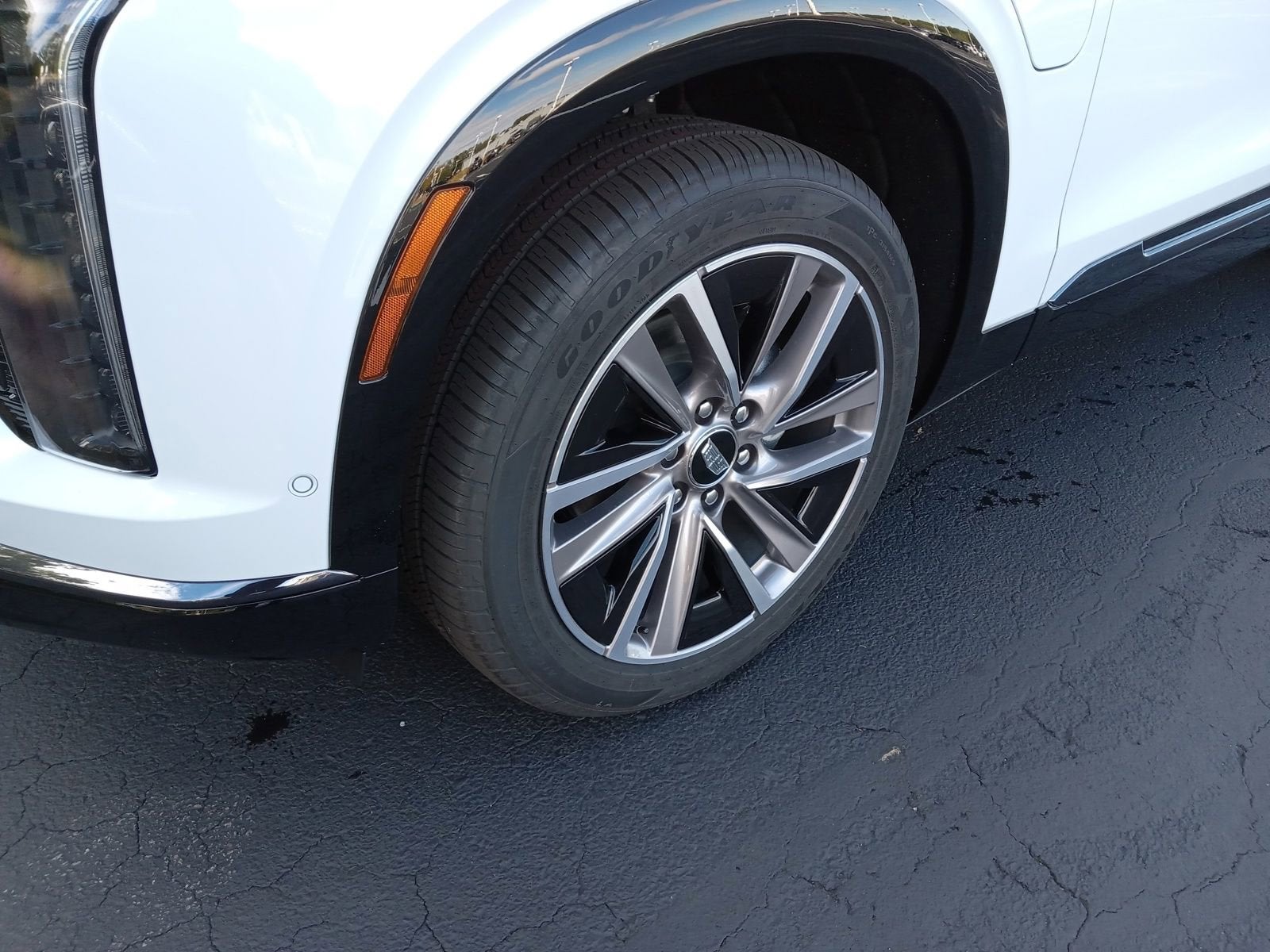 2026 Cadillac VISTIQ Sport