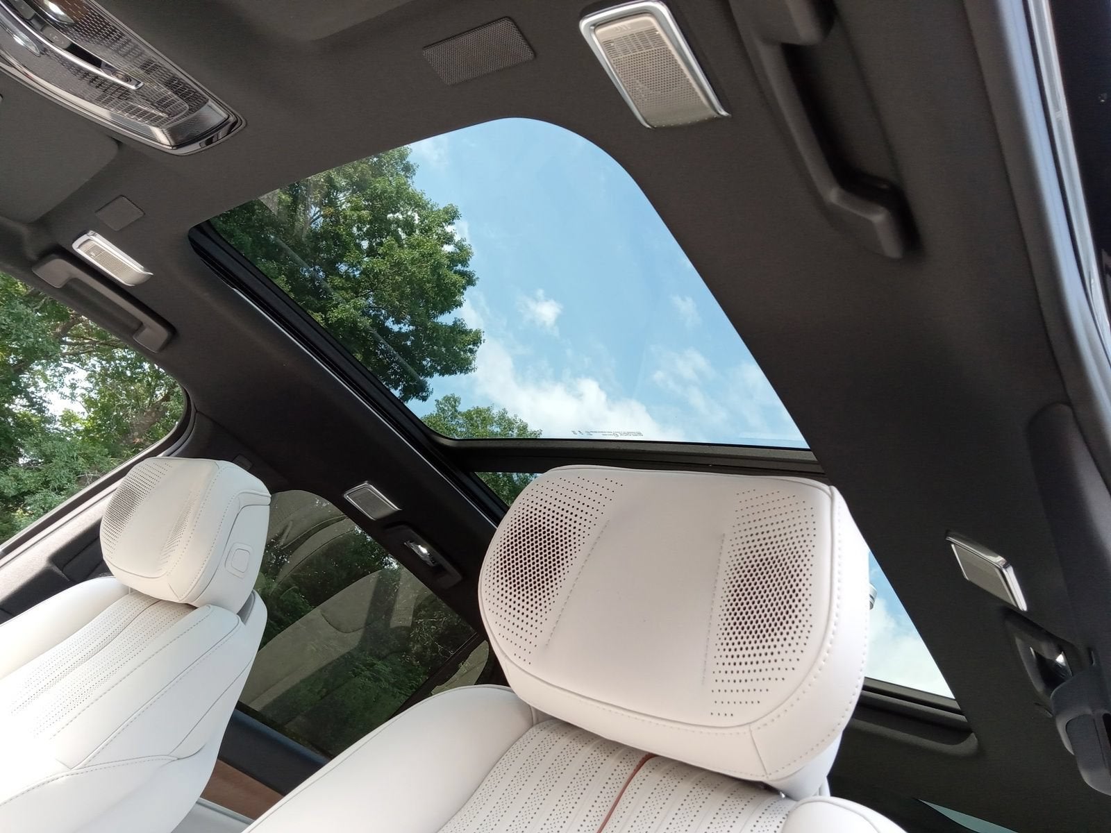 2027 Cadillac VISTIQ Sport