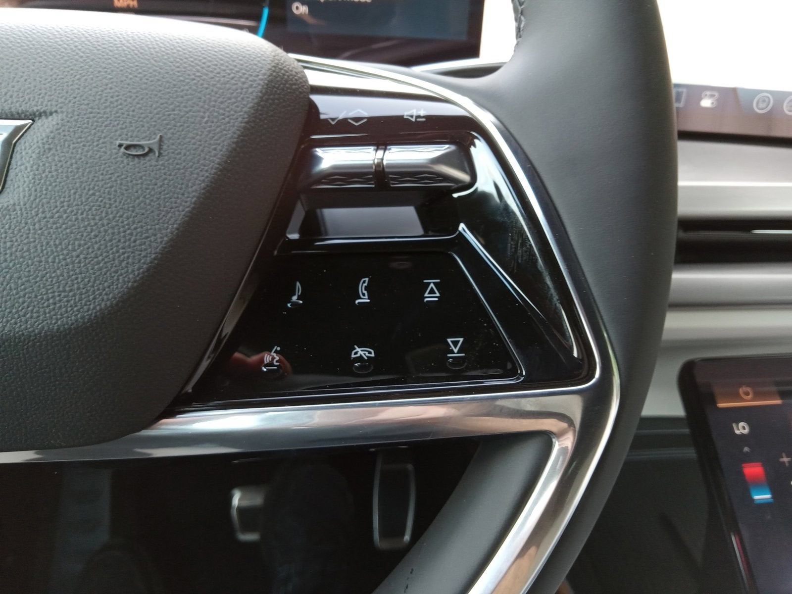 2027 Cadillac VISTIQ Sport
