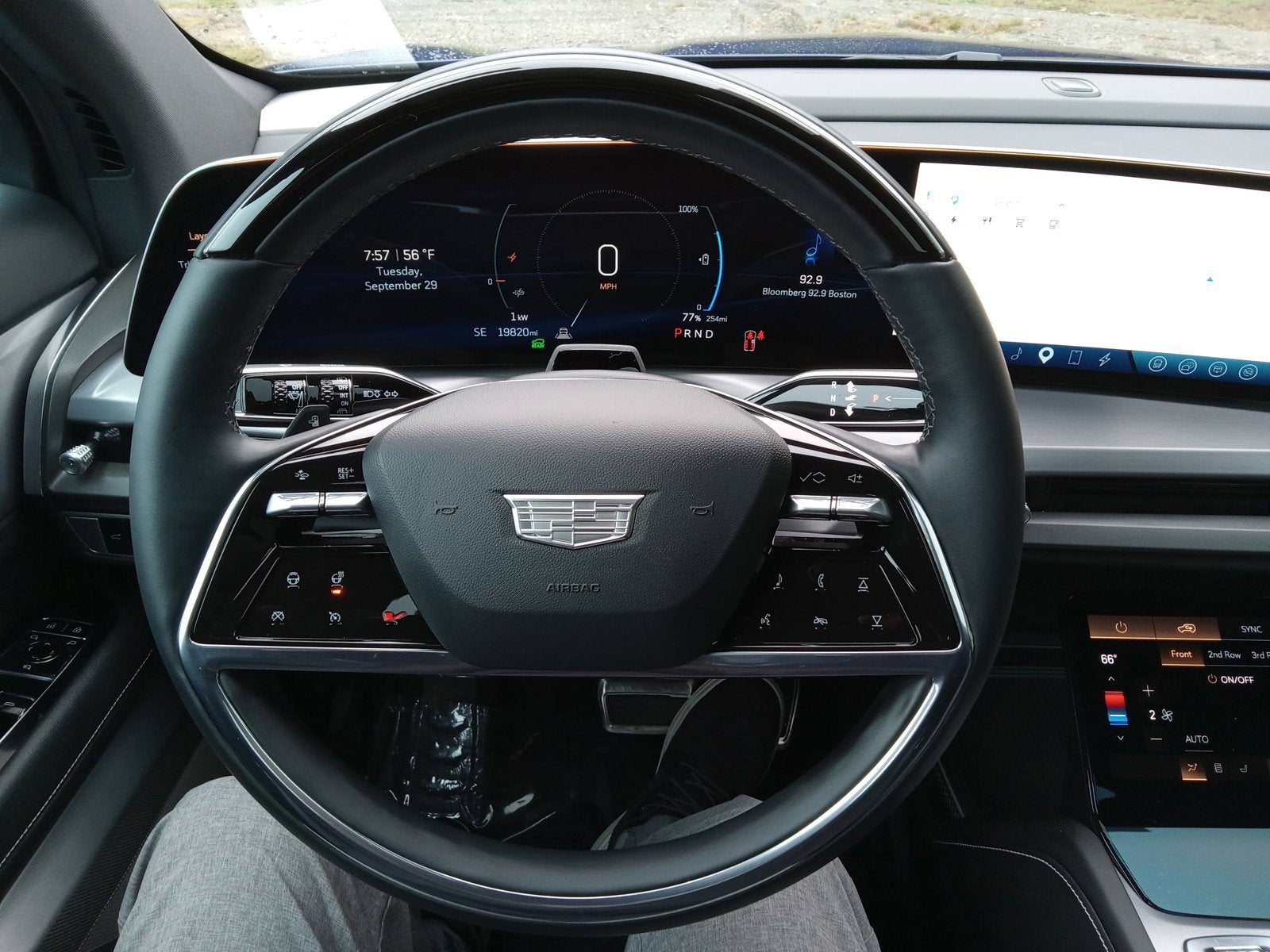2026 Cadillac VISTIQ Sport