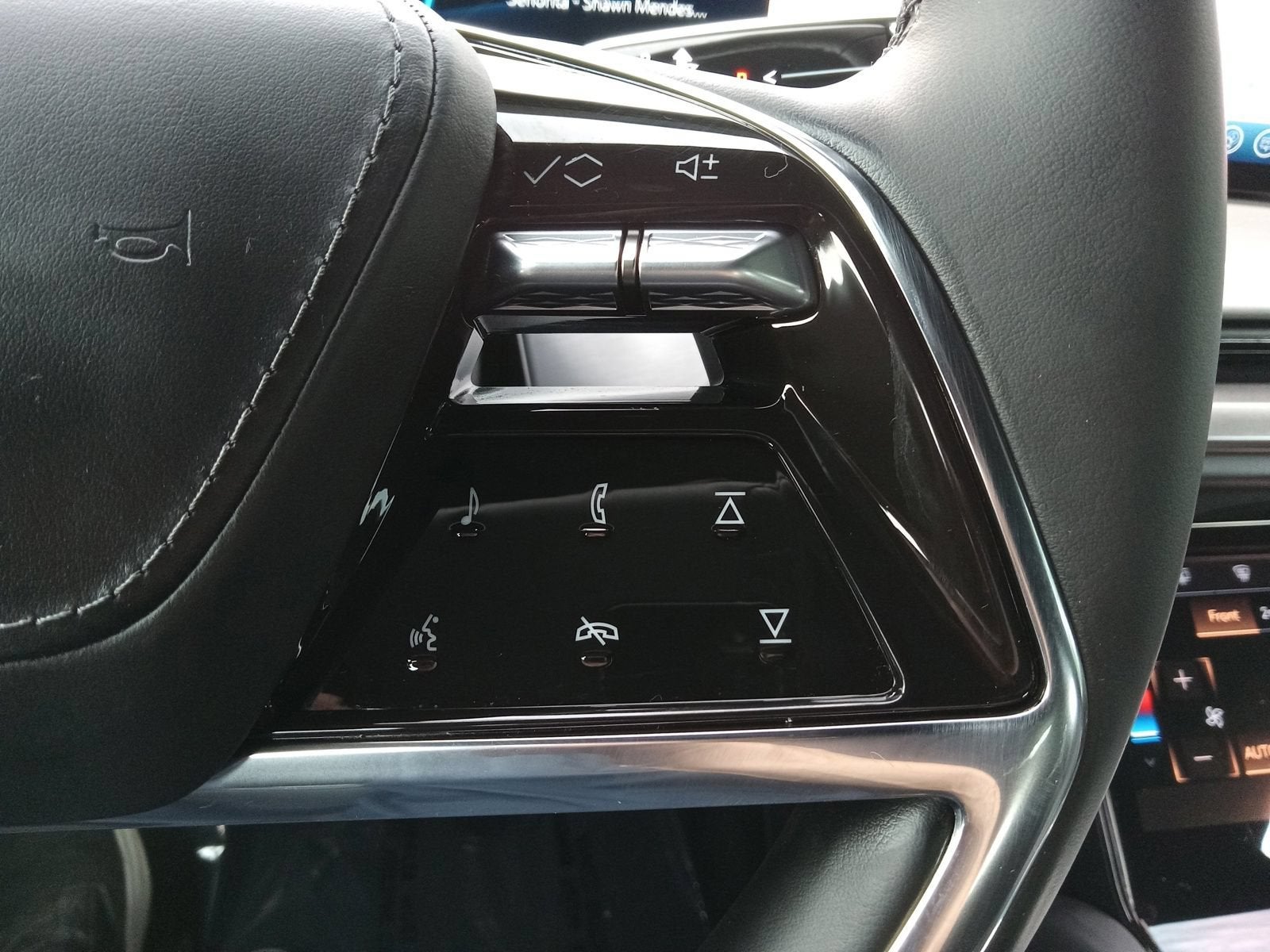 2026 Cadillac VISTIQ Platinum
