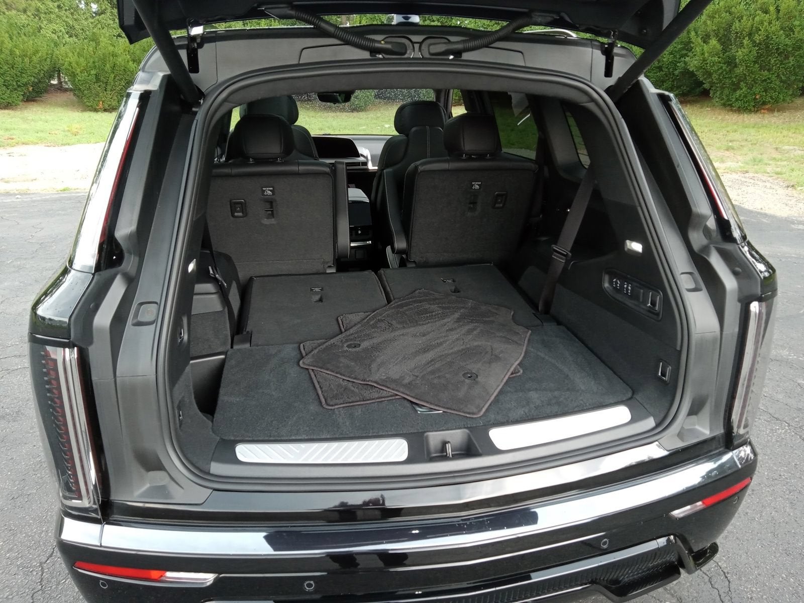 2026 Cadillac VISTIQ Platinum
