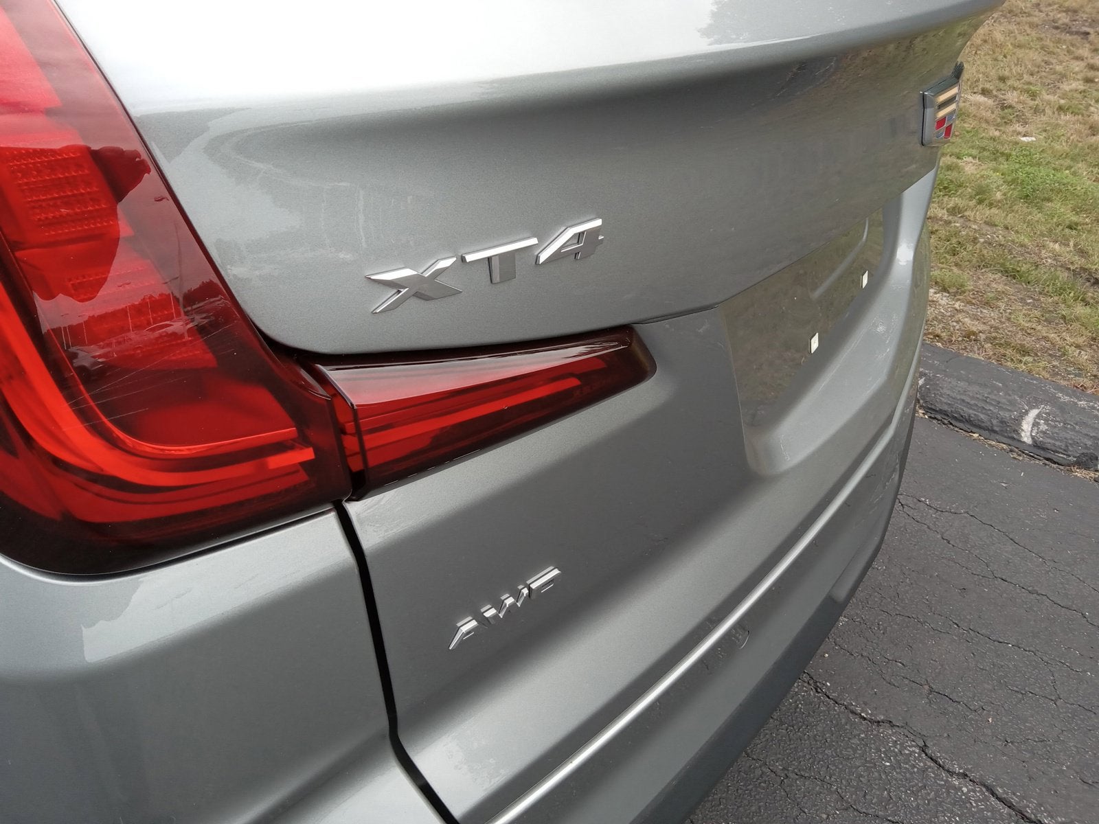 2024 Cadillac XT4 Luxury