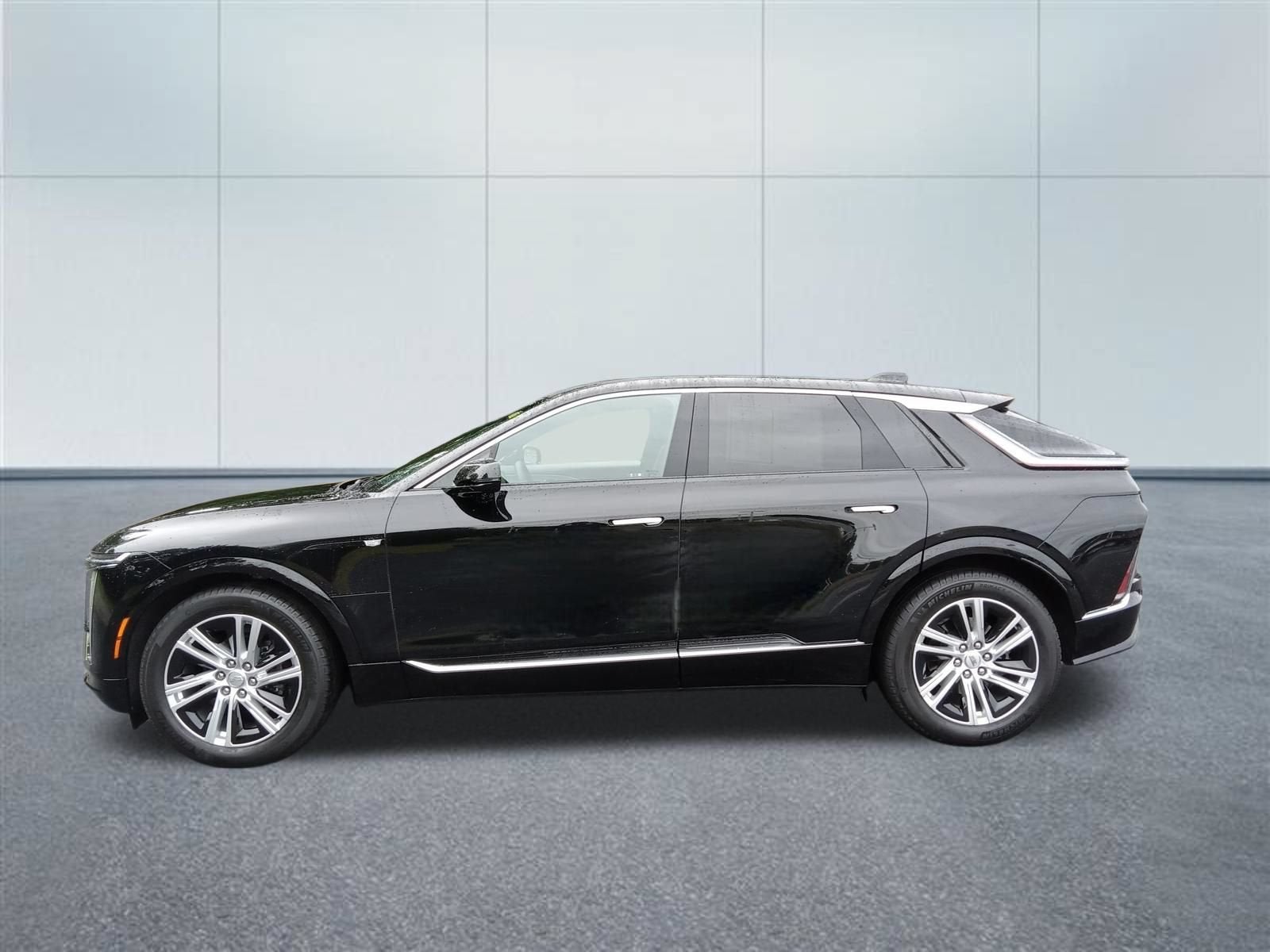 Used 2024 Cadillac LYRIQ Tech with VIN 1GYKPMRL5RZ134417 for sale in Norwood, MA