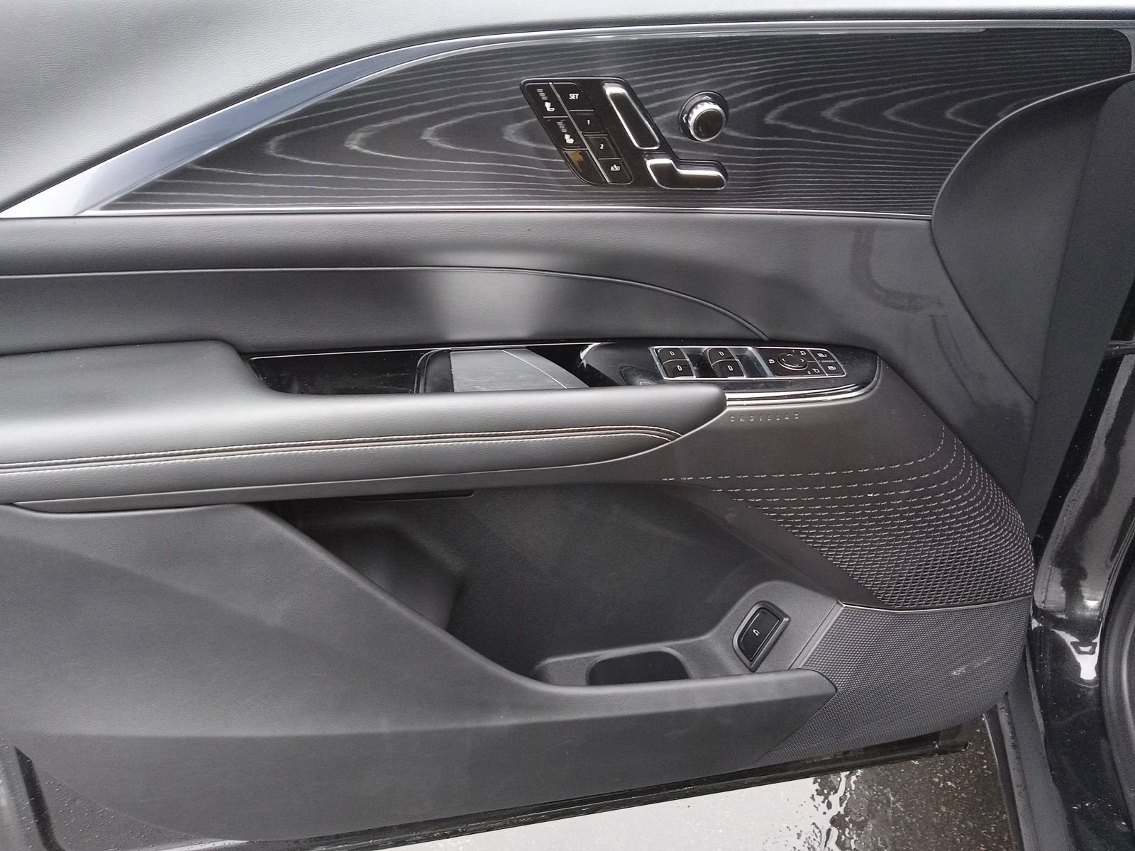 2024 Cadillac LYRIQ Sport 1