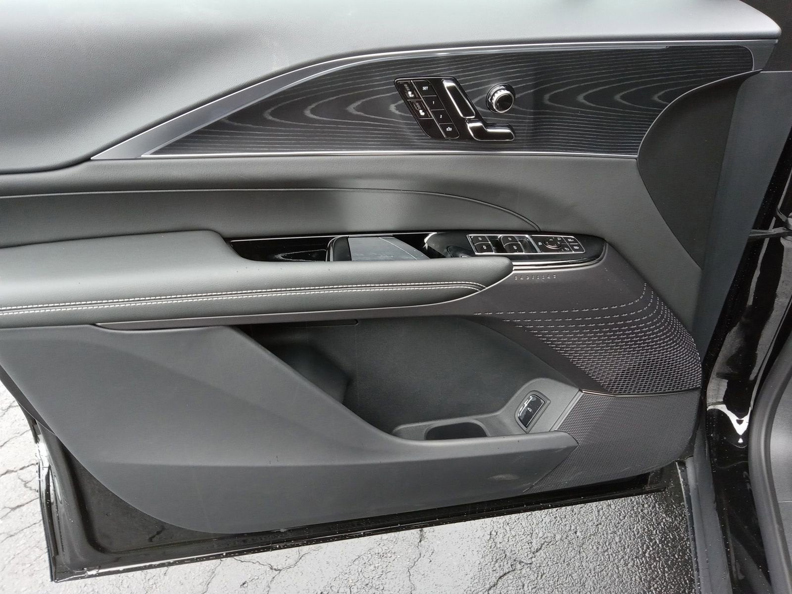 2025 Cadillac LYRIQ Sport 1