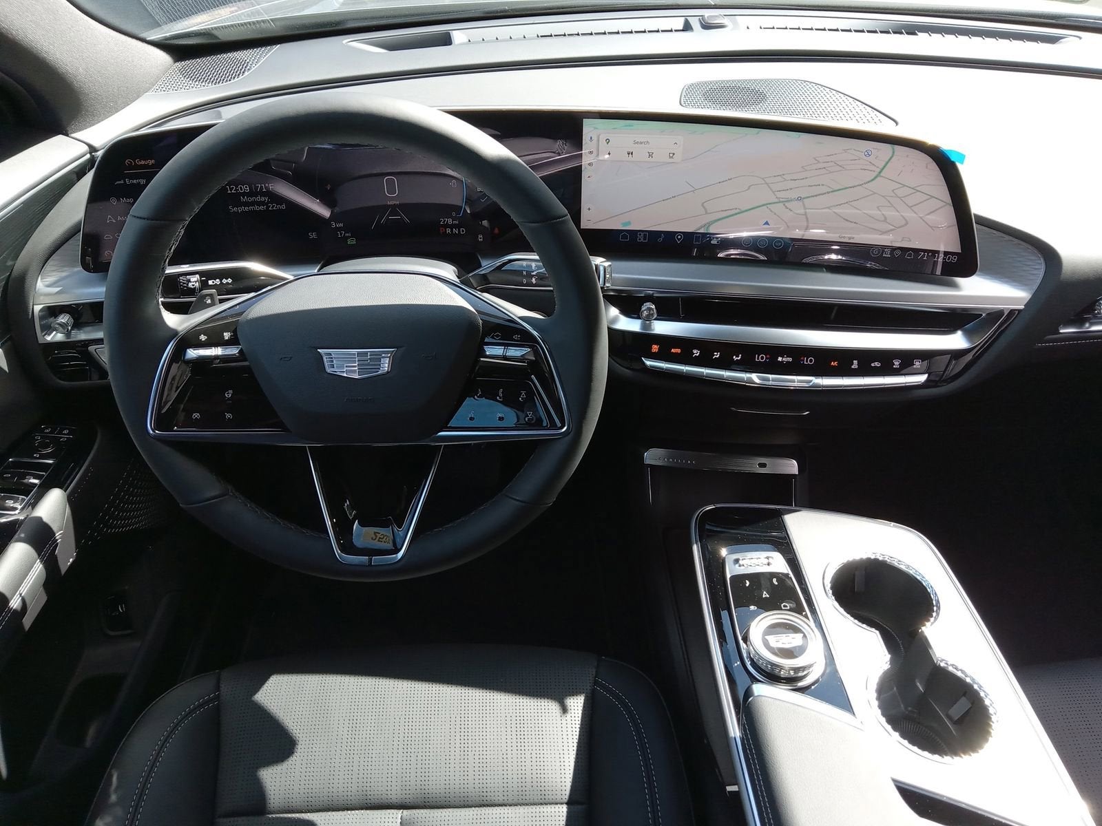 2025 Cadillac LYRIQ Sport 1