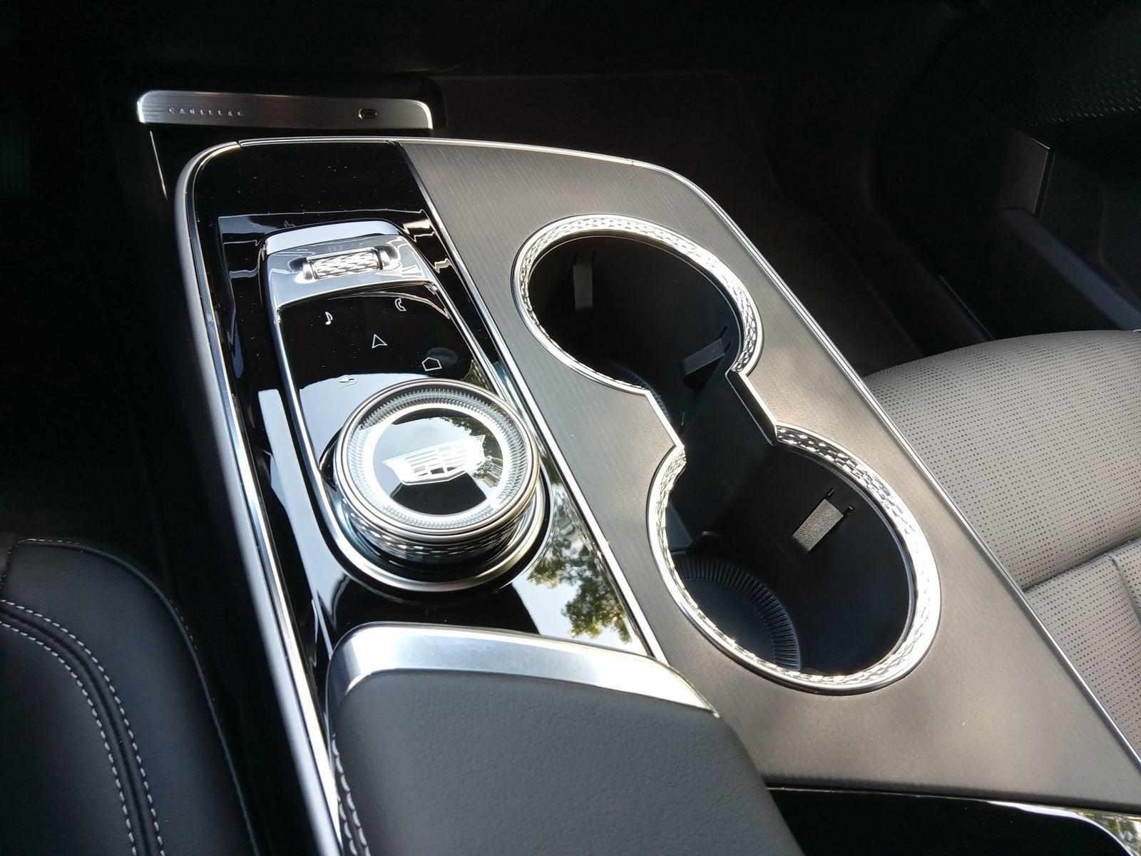 2025 Cadillac LYRIQ Sport 1