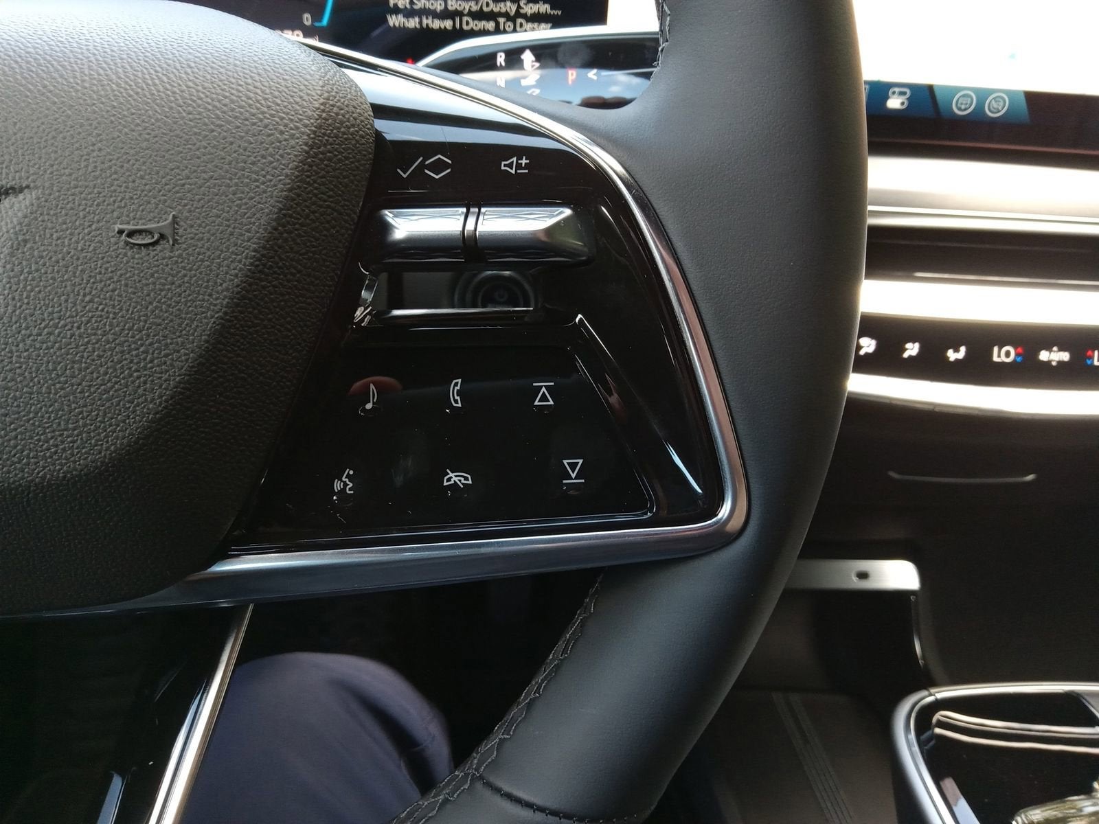 2025 Cadillac LYRIQ Sport 1