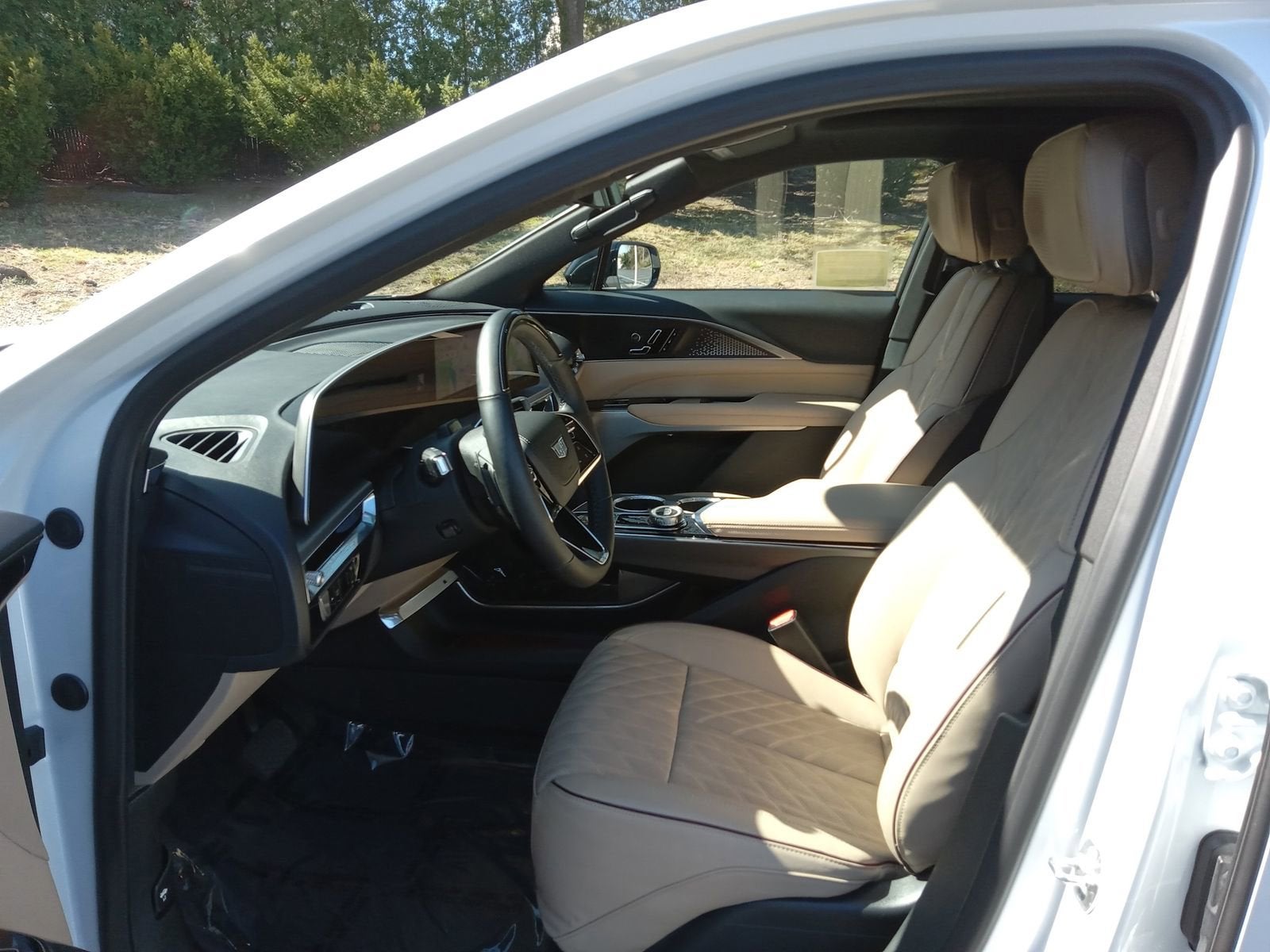 2024 Cadillac LYRIQ Sport 3