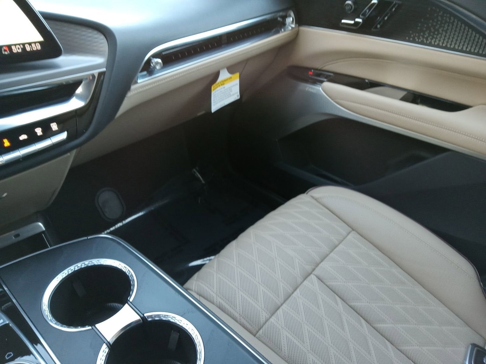 2024 Cadillac LYRIQ Sport 3
