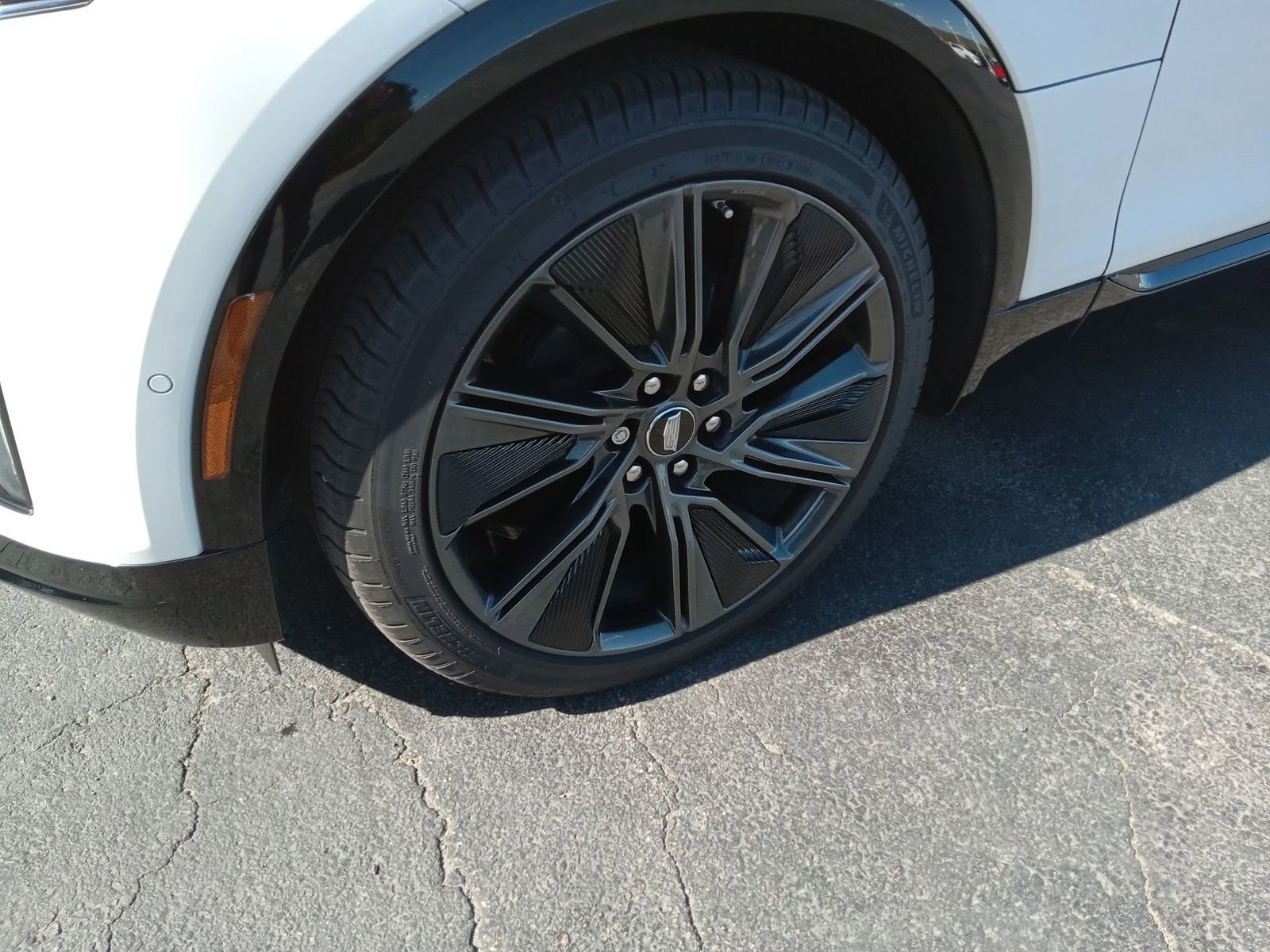 2024 Cadillac LYRIQ Sport 3