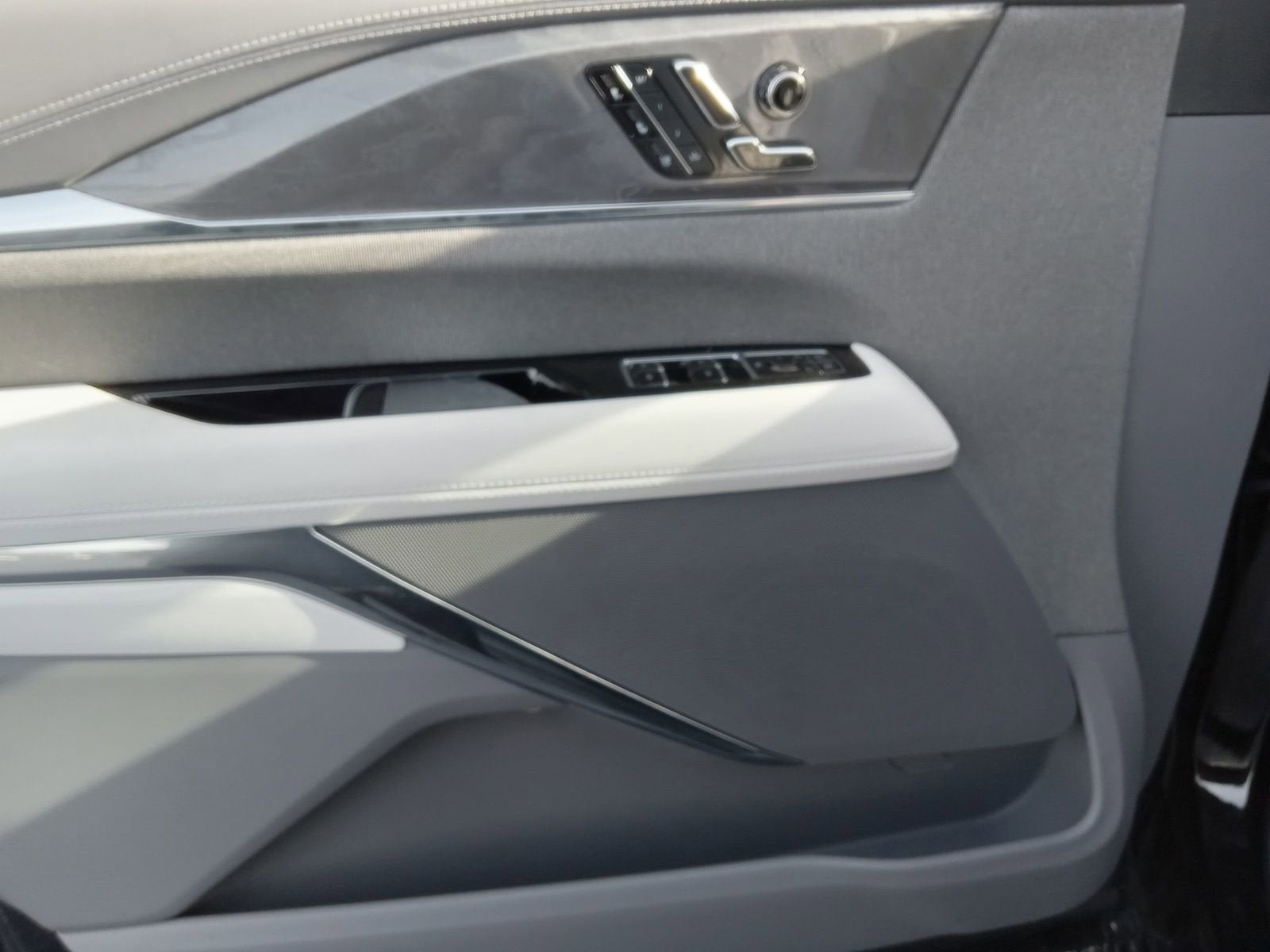 2026 Cadillac ESCALADE IQL Sport