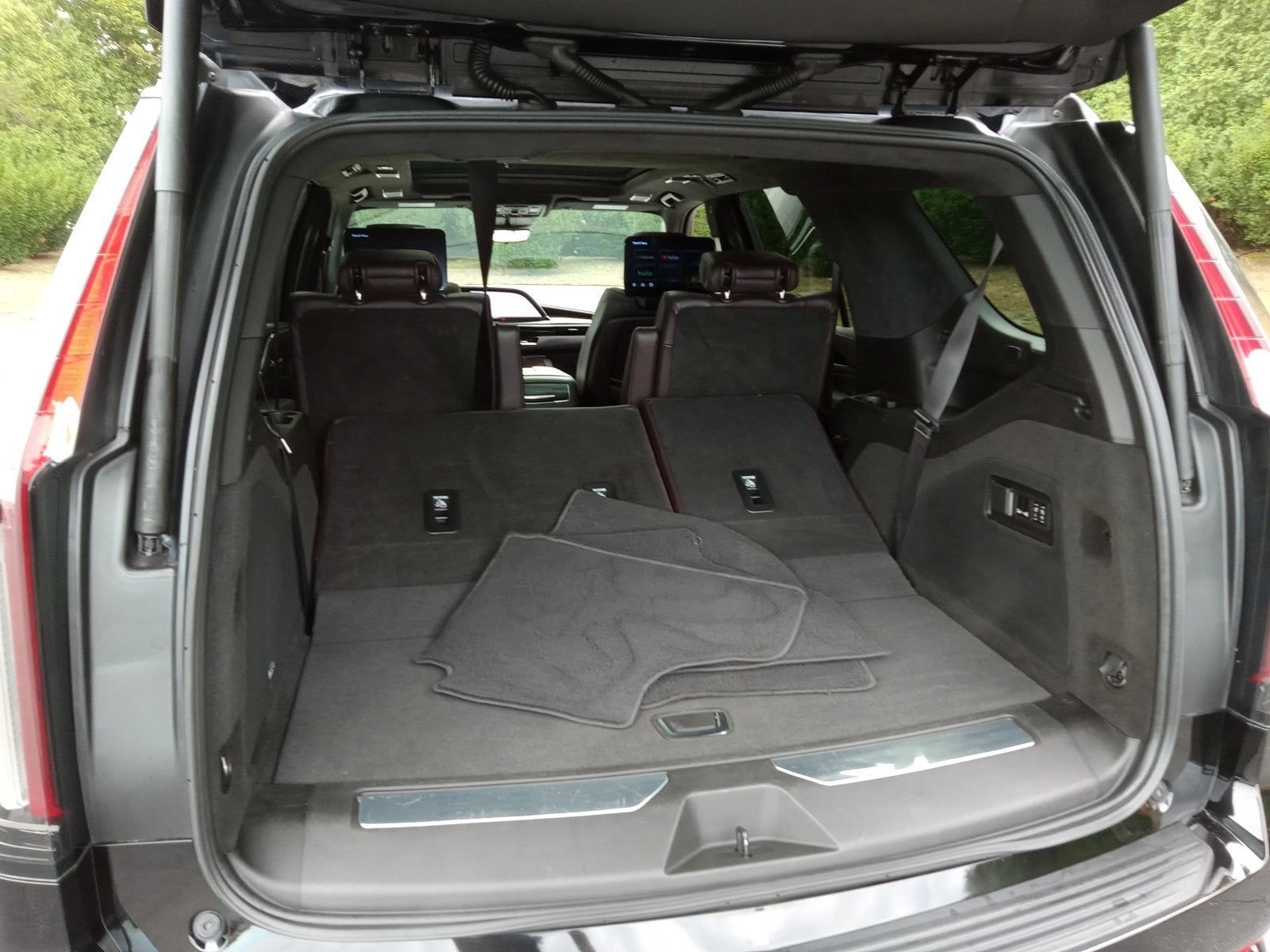 2023 Cadillac Escalade 4WD Sport Platinum