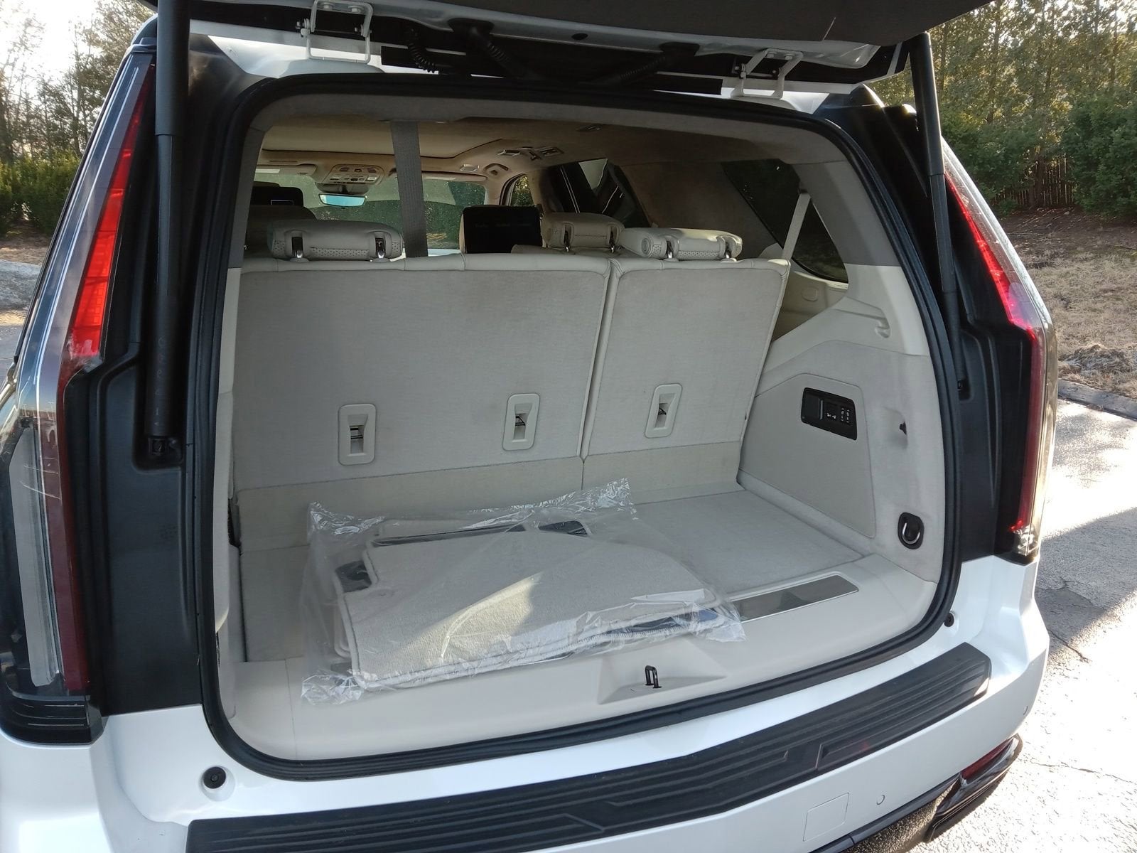 2023 Cadillac Escalade Sport Platinum