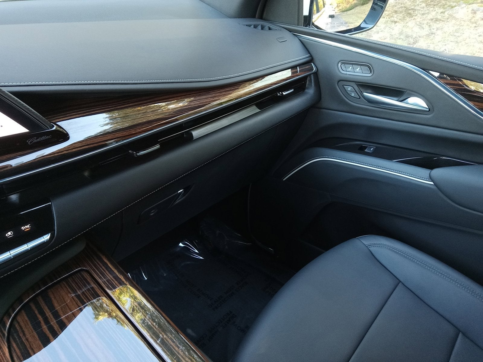 2023 Cadillac Escalade ESV 4WD Luxury
