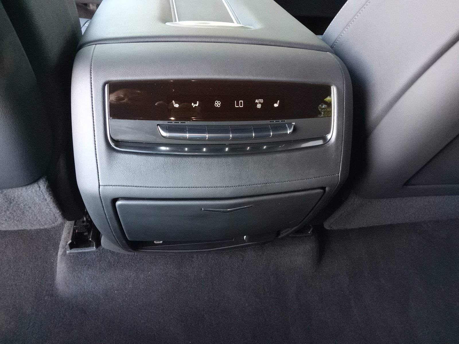 2023 Cadillac Escalade ESV 4WD Luxury