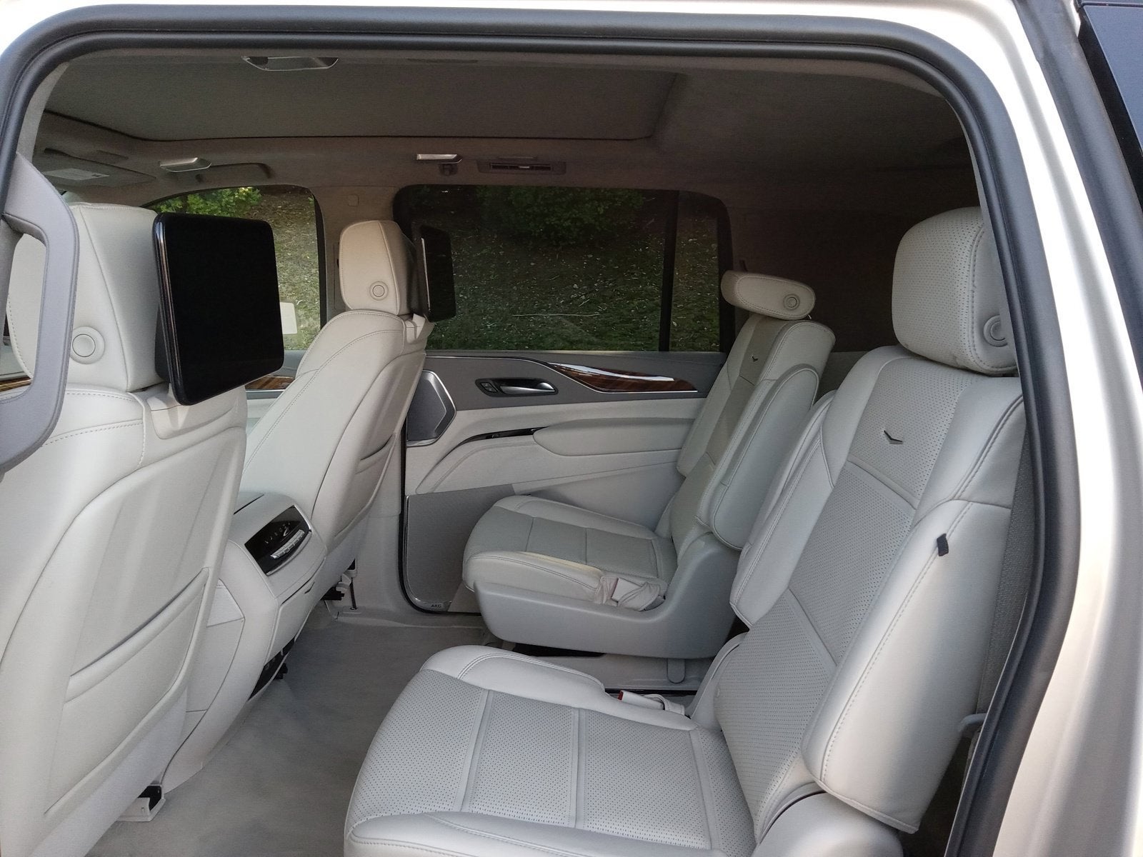 2024 Cadillac Escalade ESV Sport Platinum
