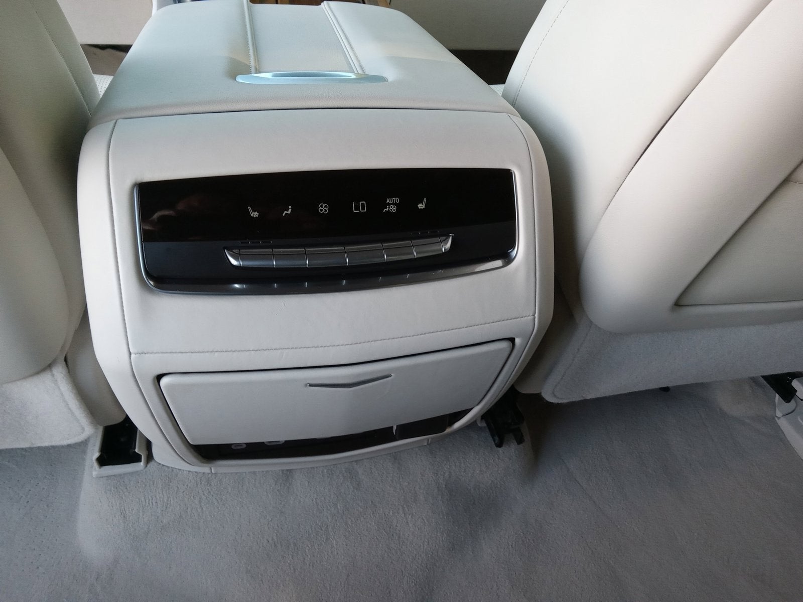 2024 Cadillac Escalade ESV Sport Platinum