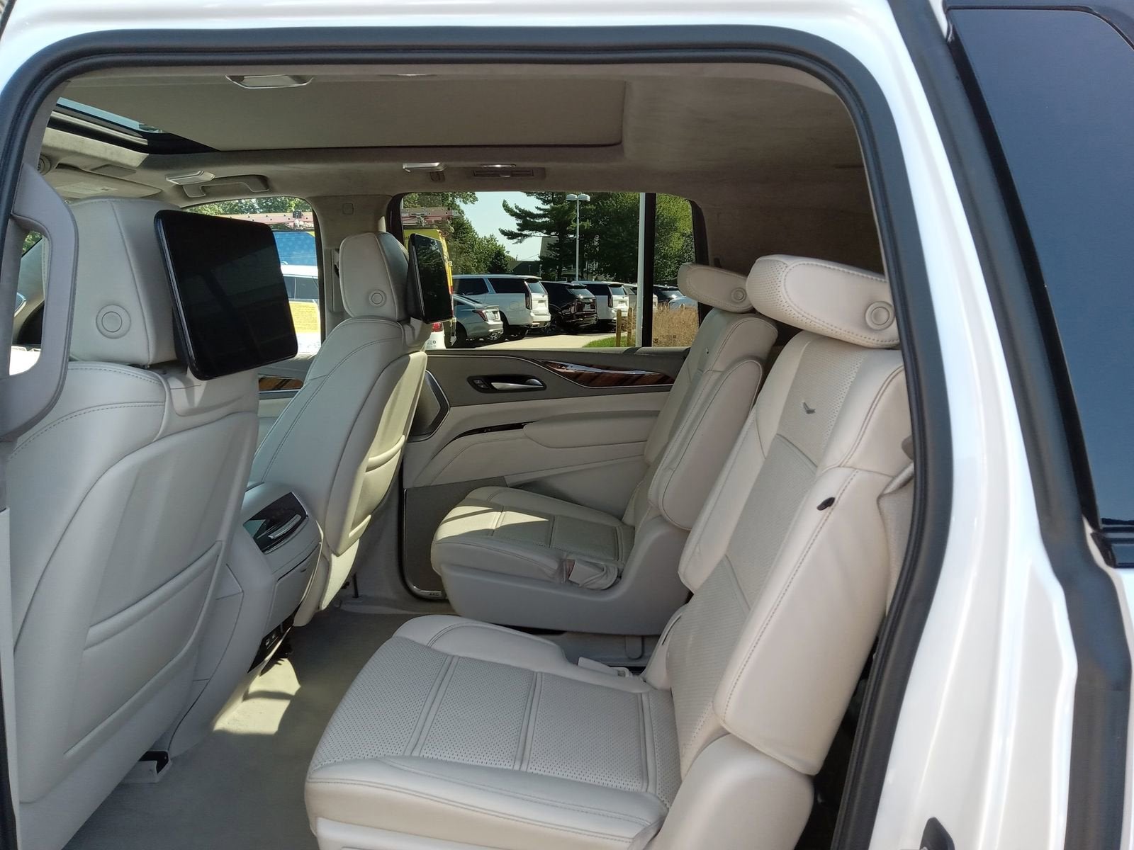 2022 Cadillac Escalade ESV Sport Platinum