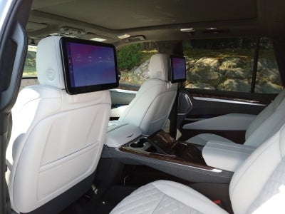 2026 Cadillac Escalade Platinum Sport