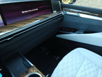 2026 Cadillac Escalade Platinum Sport