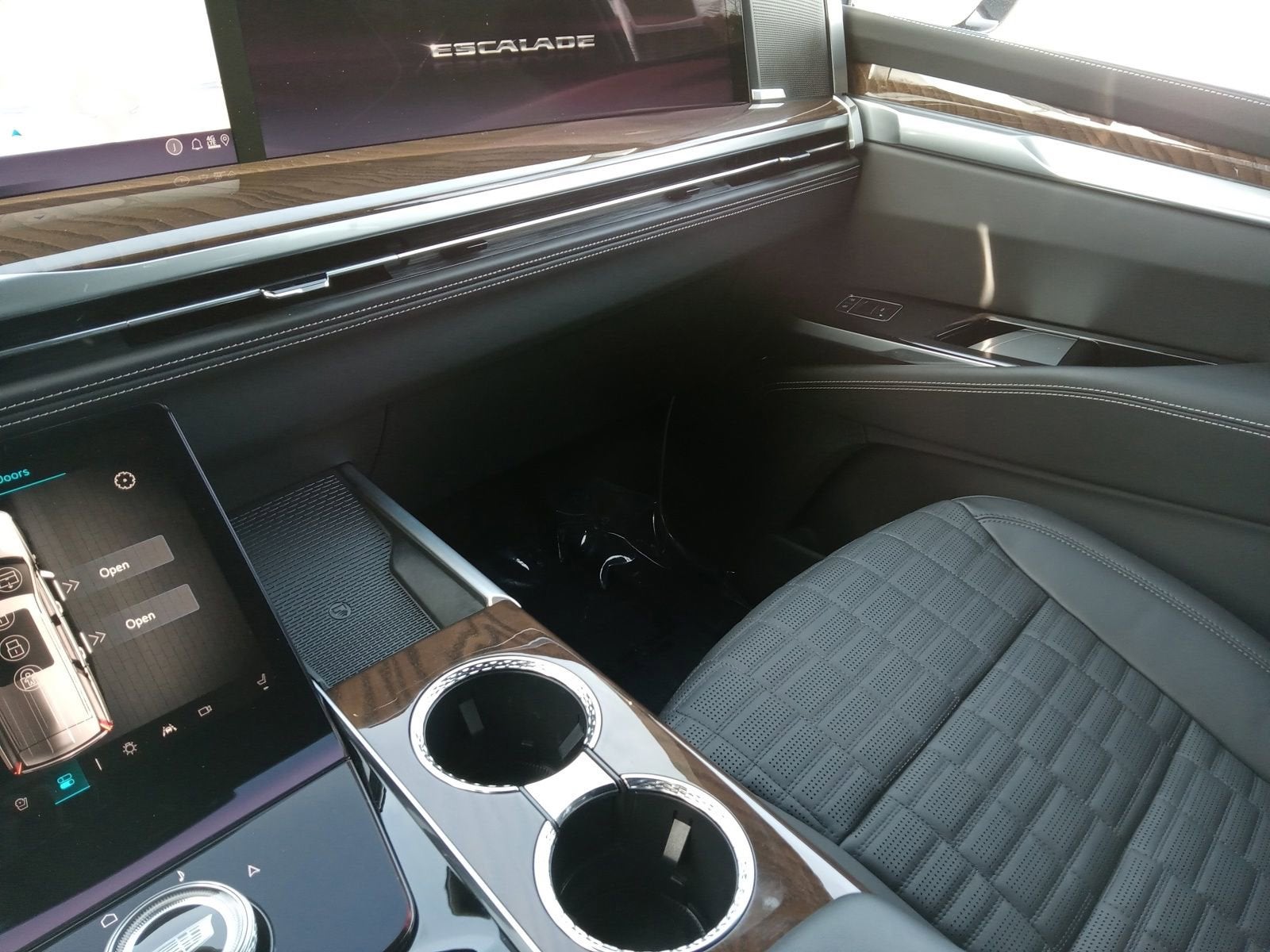 2025 Cadillac Escalade Sport Platinum