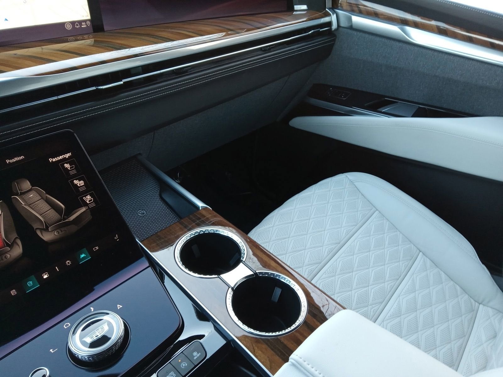 2025 Cadillac Escalade Sport Platinum