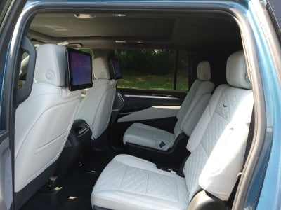 2026 Cadillac Escalade ESV Platinum Sport