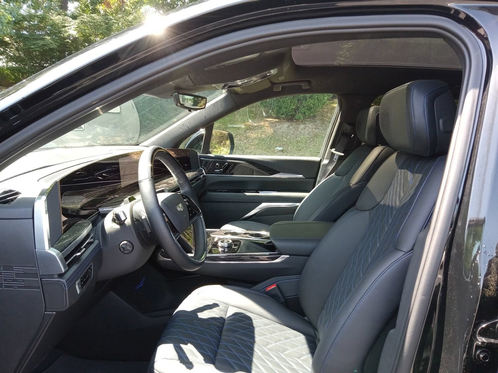 2025 Cadillac ESCALADE IQ Luxury 1