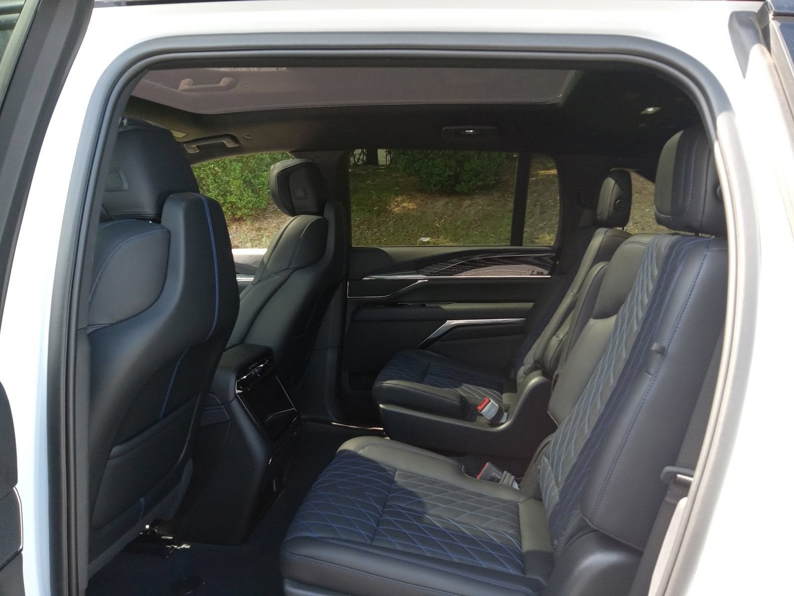 2026 Cadillac ESCALADE IQ Sport