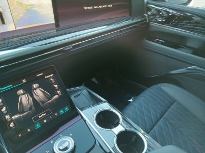 2025 Cadillac ESCALADE IQ Sport 1