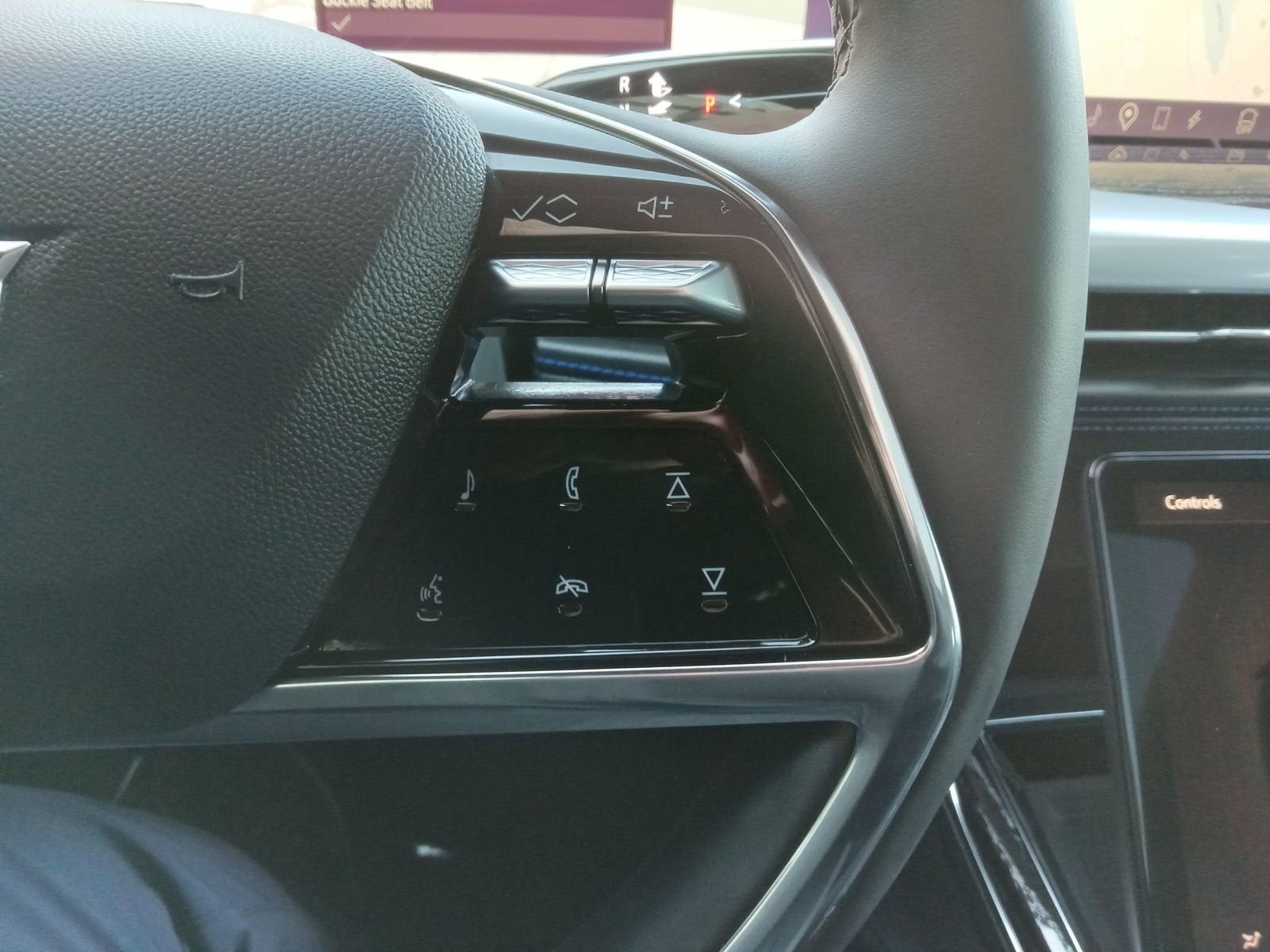 2025 Cadillac ESCALADE IQ Sport 1