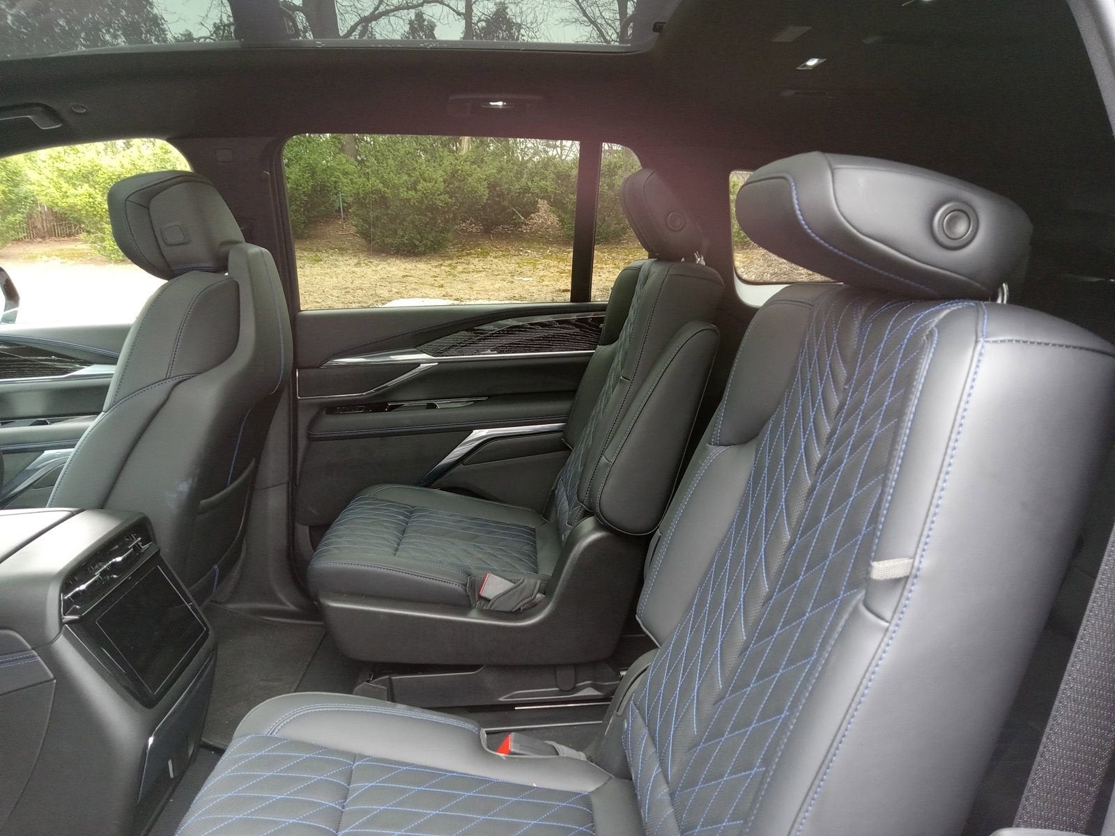 2025 Cadillac ESCALADE IQ Sport 1