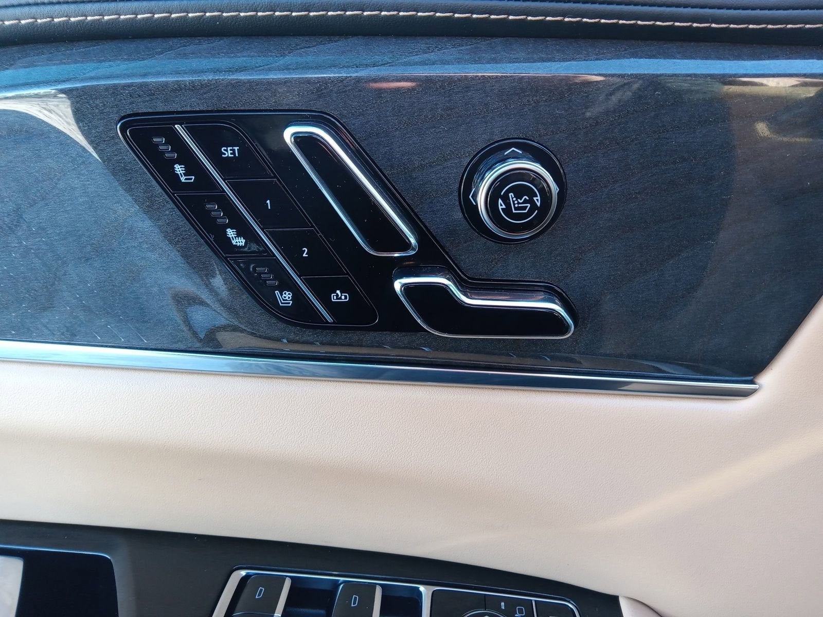 2025 Cadillac ESCALADE IQ Sport 2