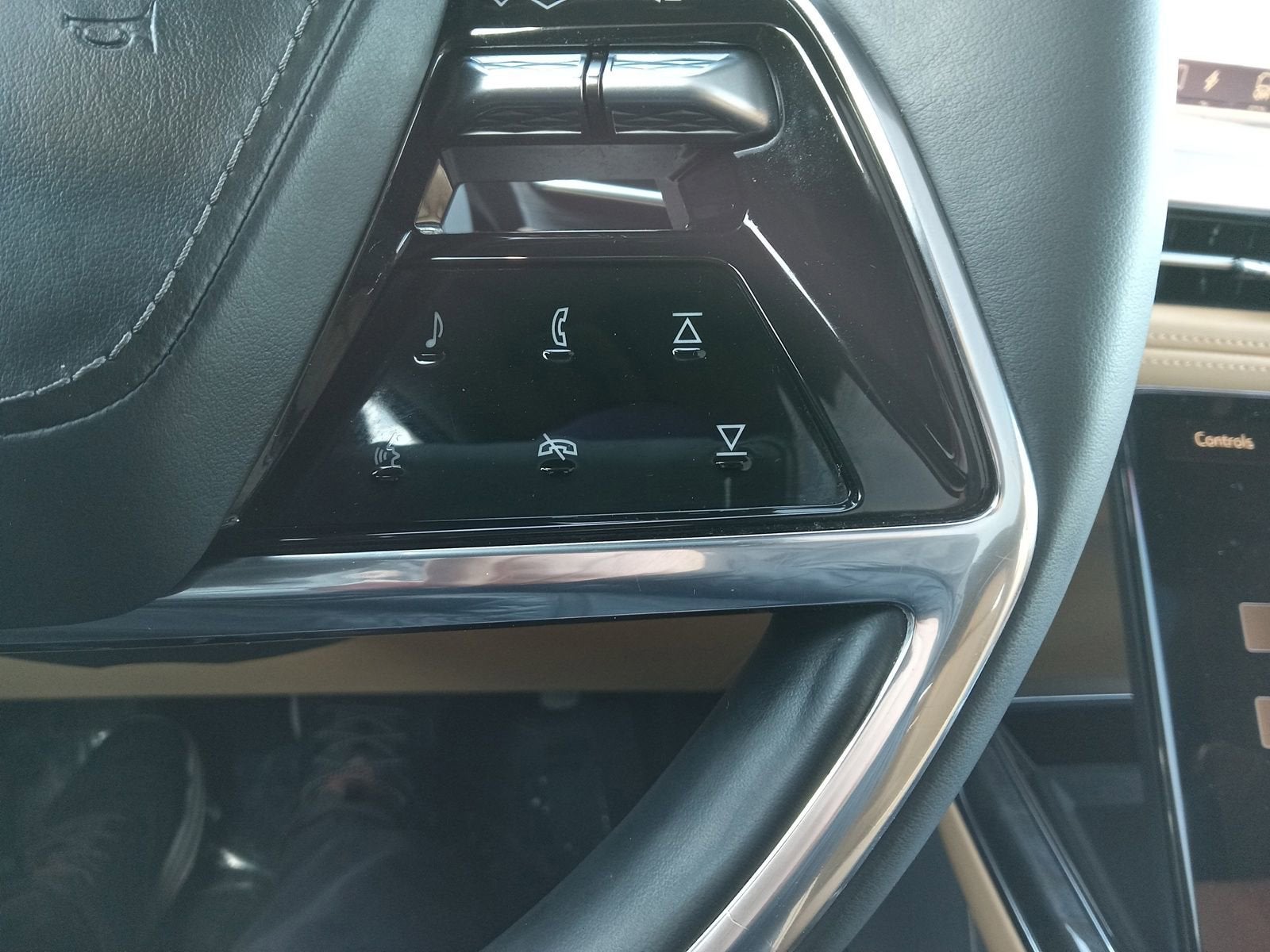 2025 Cadillac ESCALADE IQ Sport 2