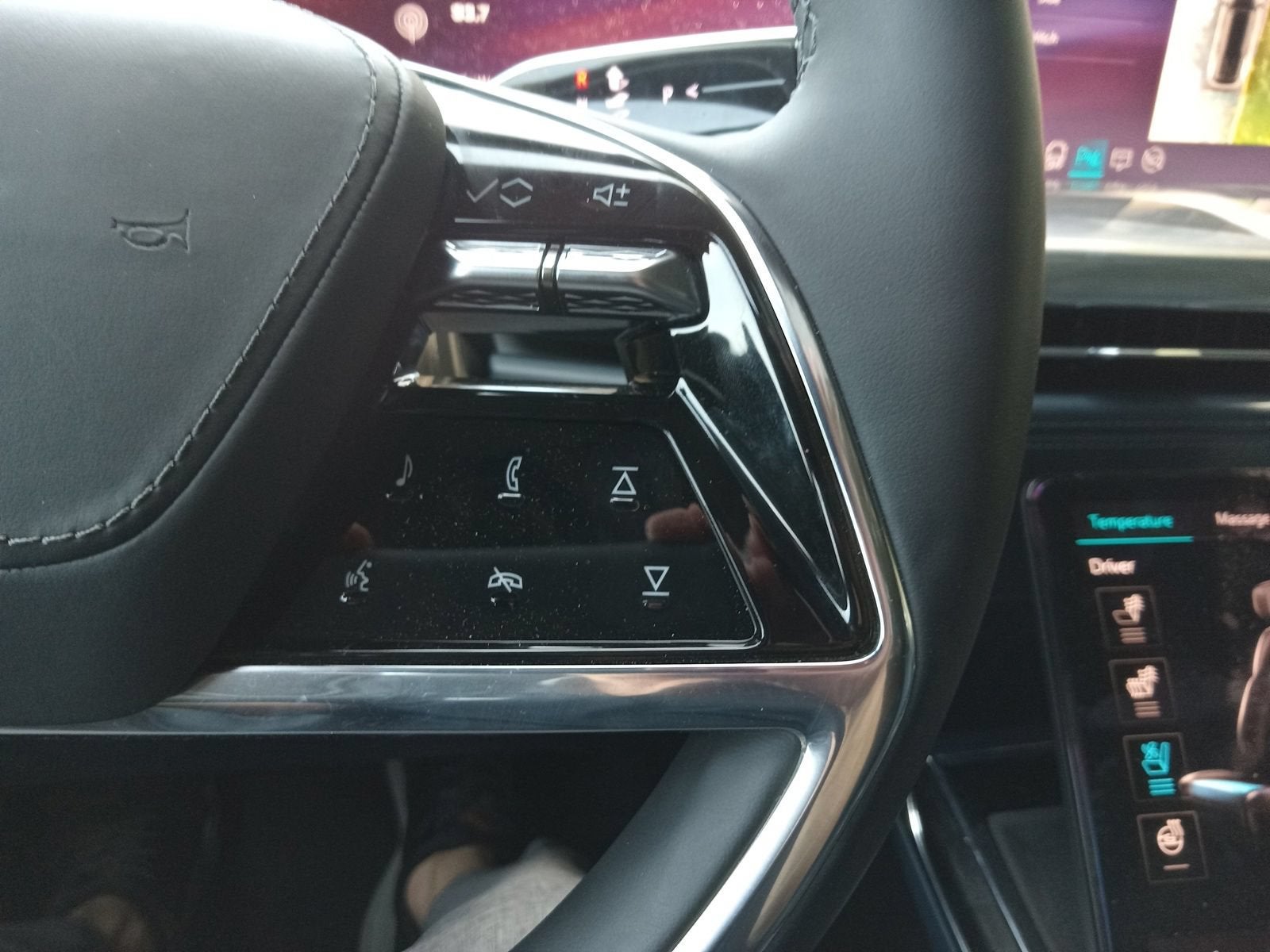 2025 Cadillac ESCALADE IQ Sport 2
